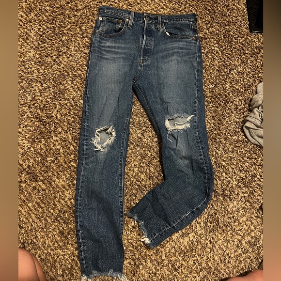 NWOT Dark Wash Levi’s 501 Jeans - Picture 3 of 4